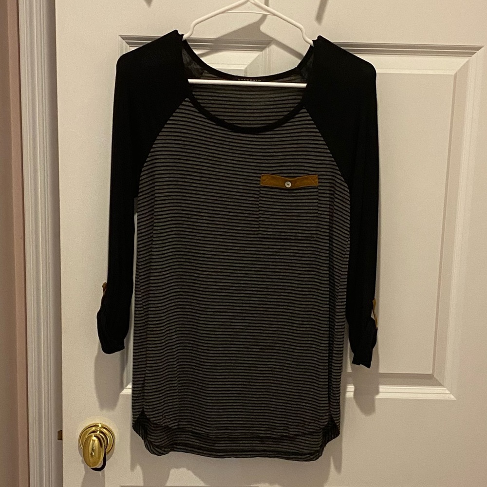 Staccato rolled tab knit top size small.